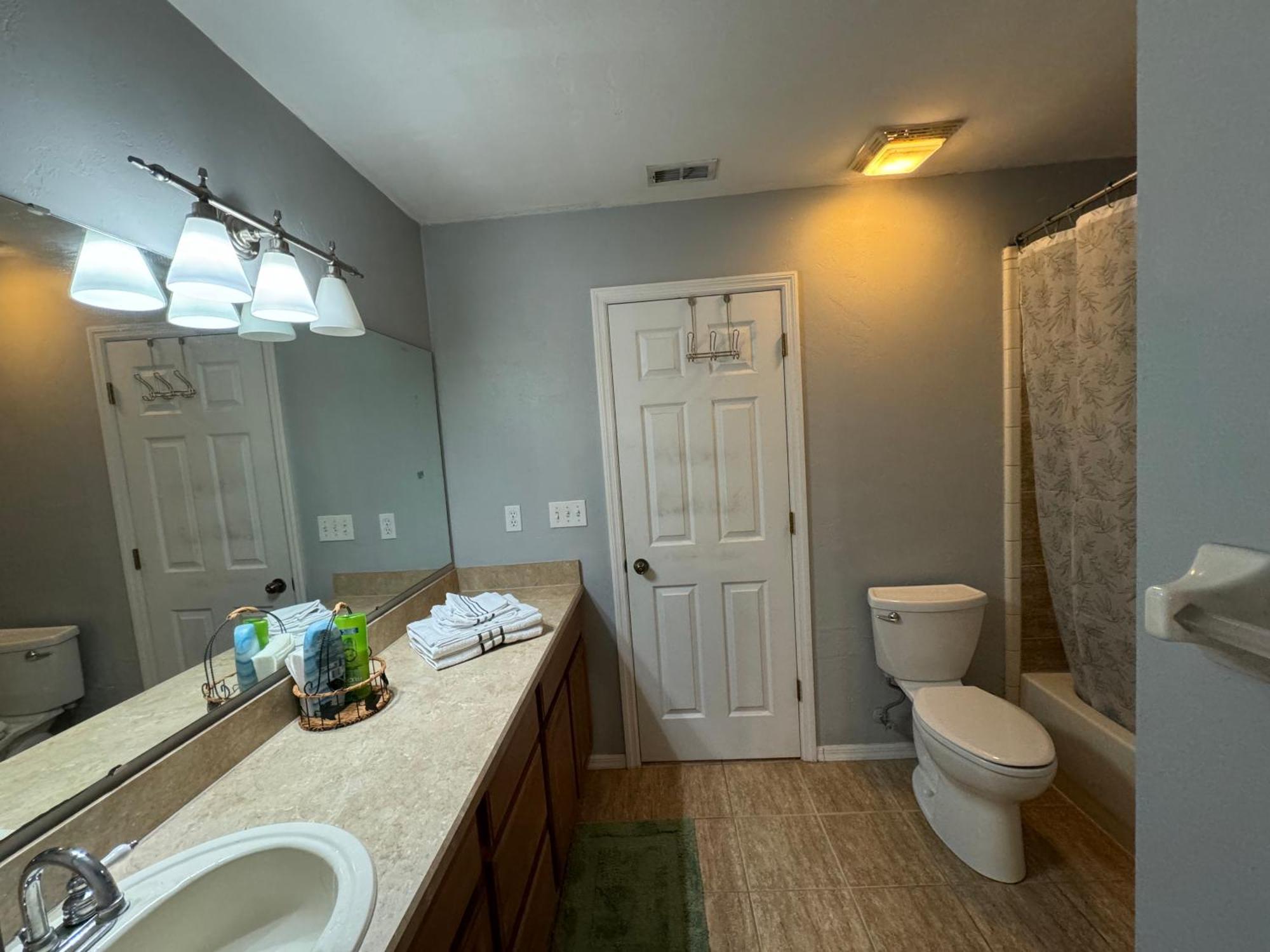 Spacious Room In A Nice House غينزفيل، فلوريدا المظهر الخارجي الصورة